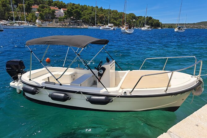 Explore the West coast of the island Brac by BETINA boat - Key points for your Brac boat day