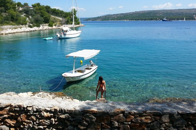 Explore west side of island Brač with Pasara boat - Traditional Dalmatian boat - Who will get the most from this rental