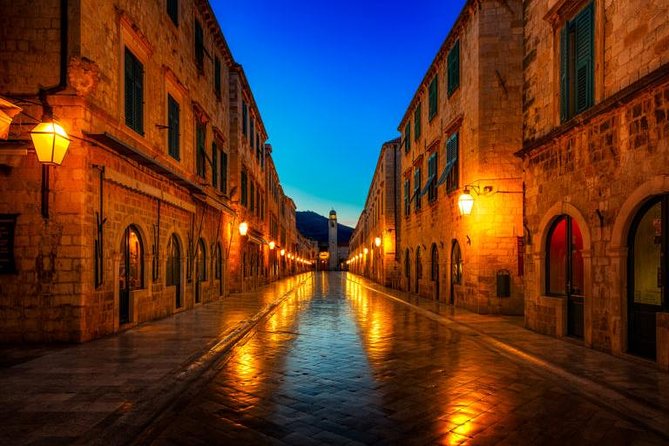 Fabulous Dubrovnik Private Walking Tour - Walking the main street and historic center