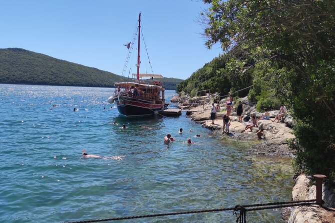 Fish Picnic excursion on Kristofor boat - Lunch on board, with three menu choices