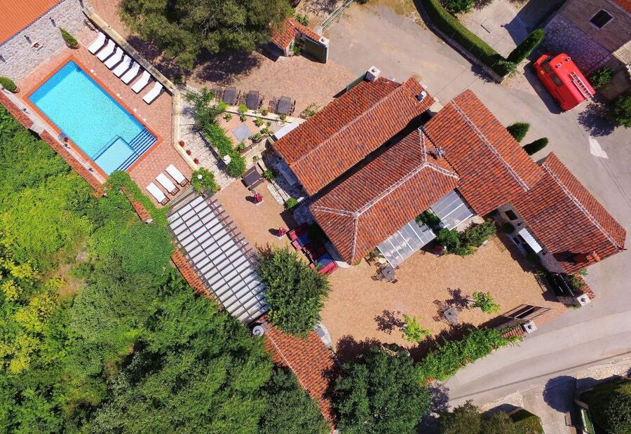 From Biograd: Wine and Olive Oil Tasting in Ražnjevića Dvori - How much value do you get for $57?