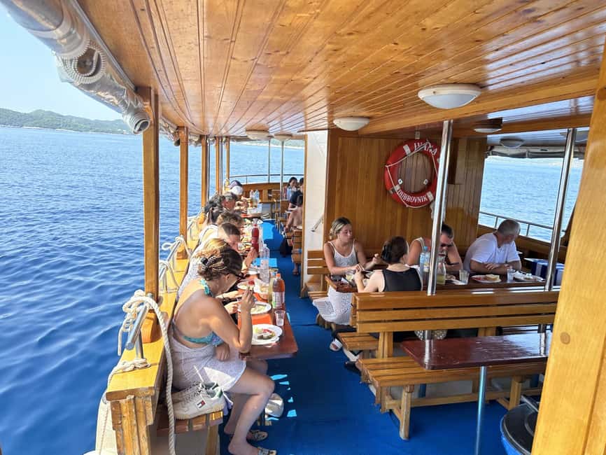 From Dubrovnik: Elaphite Islands Day Trip with Lunch - Starting at Gruž and settling into the boat