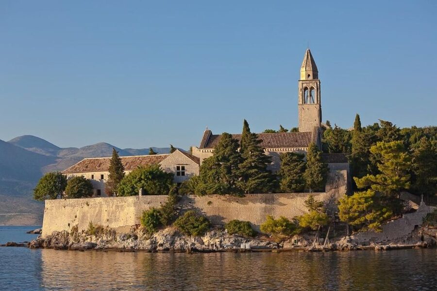 From Dubrovnik: Elaphite Islands Day Trip with Lunch - Who should book this boat day?