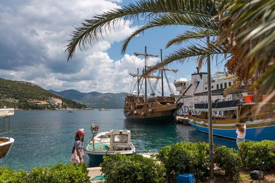 From Dubrovnik: Elaphiti Islands Galleon Cruise with Lunch - Setting sail from Dubrovnik Old Town Port