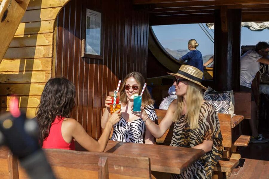 From Dubrovnik: Elaphiti Islands Galleon Cruise with Lunch - Lopud: the first island stop