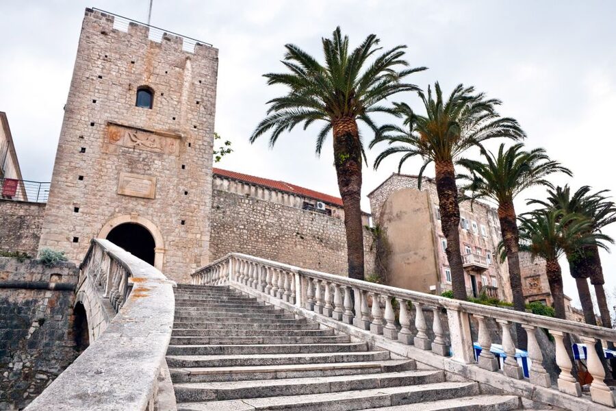 From Dubrovnik: Guided Tour of Pelješac & Korčula - What the guide adds to the Korčula stop