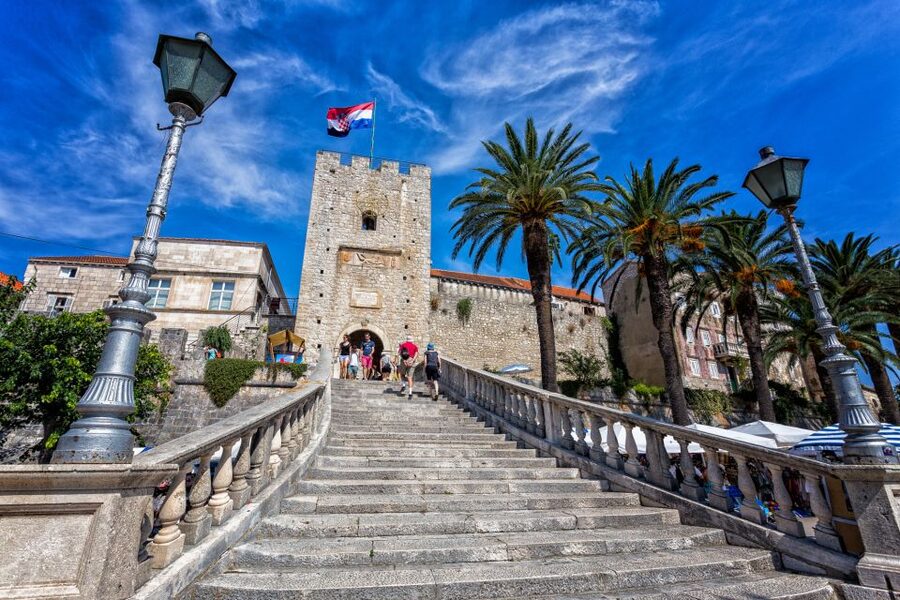 From Dubrovnik: Island of Korčula with wine tasting - When the season changes the experience