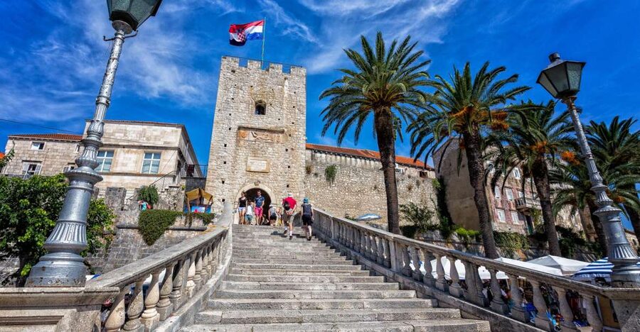 From Dubrovnik: Island of Korčula with wine tasting - Ston’s walls, salt, oysters, and a tight schedule