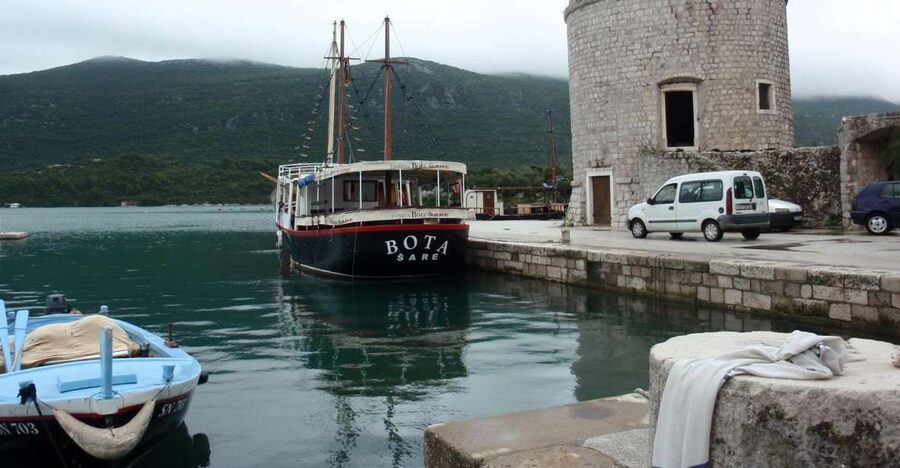 From Dubrovnik: Mali Ston Oyster Paradise Tour with Transfer - From Dubrovnik to Ston in about 45 minutes