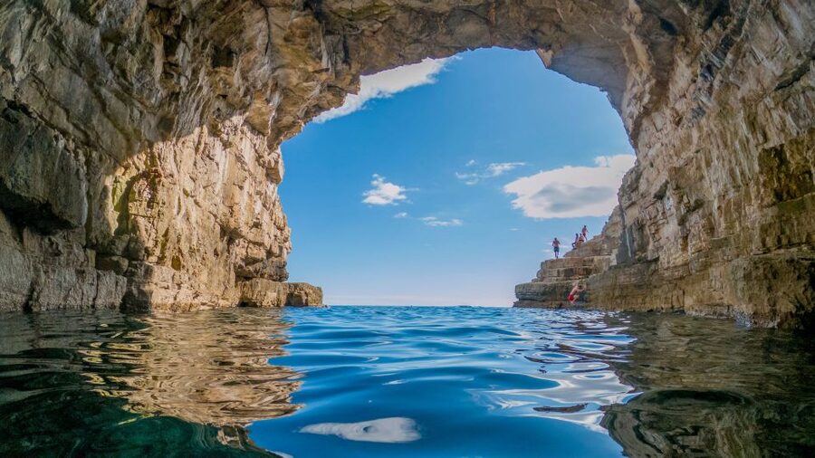 From Fažana: snorkeling at sea cave and Brijuni Island - Who will enjoy this most