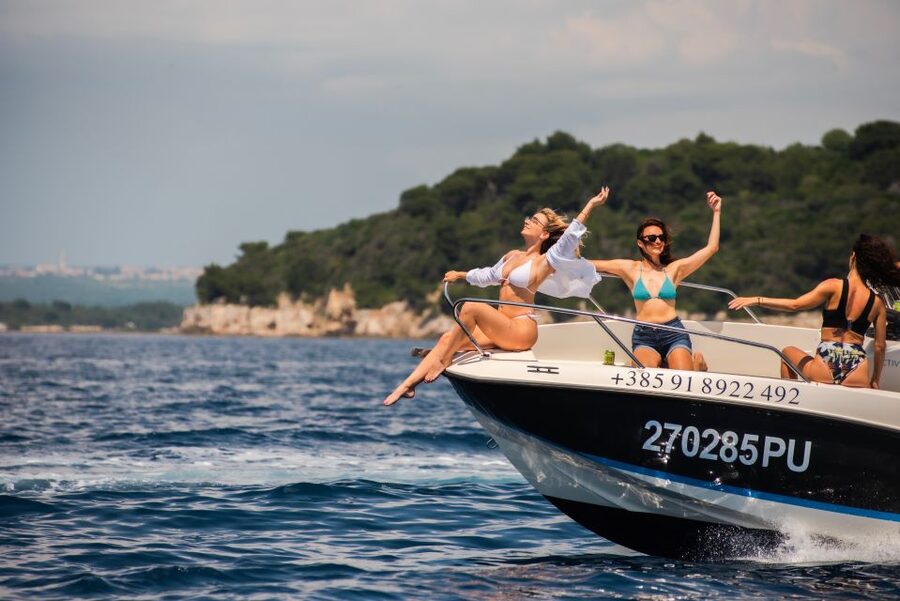 From Fažana: snorkeling at sea cave and Brijuni Island - The opening ride along Pula’s breakwater