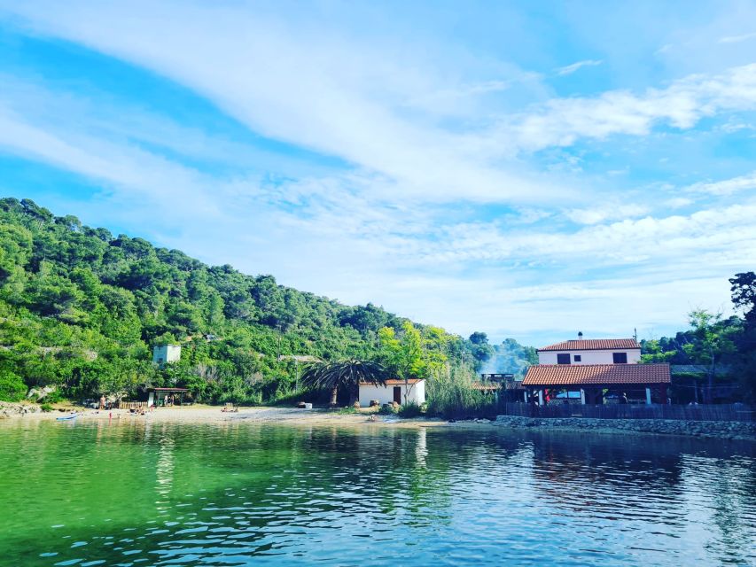 From Hvar: Blue Cave and 5 Islands Boat Tour - The bonus stops can save a weather-hit day