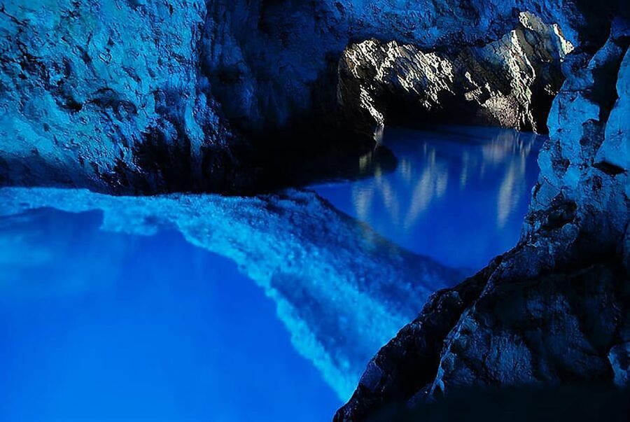 From Hvar: Blue cave group speedboat tour full day - Green Cave and the question of access