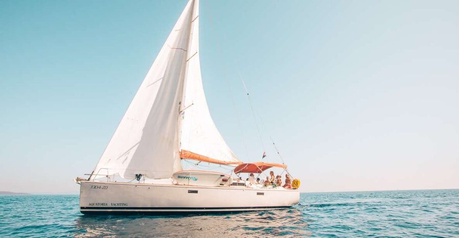 From Hvar: Boat Tour to Pakleni Islands on a Comfort Yacht - Setting out from Hvar on a 36-foot yacht