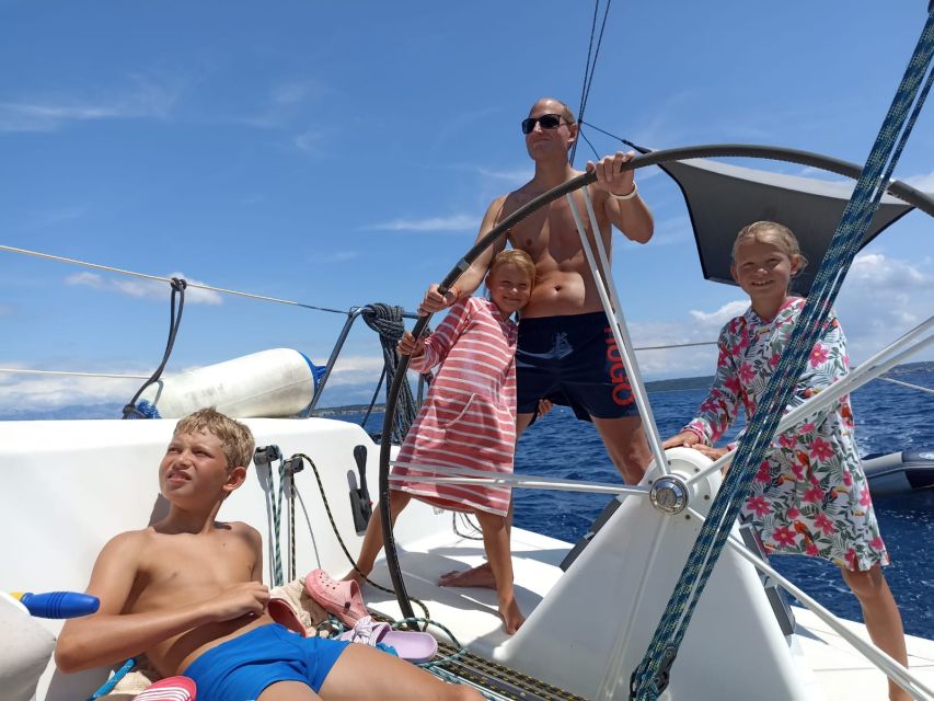 From Hvar: Pakleni Islands & Red Rocks Comfort Sailboat Tour - Leaving Hvar Port for the open water