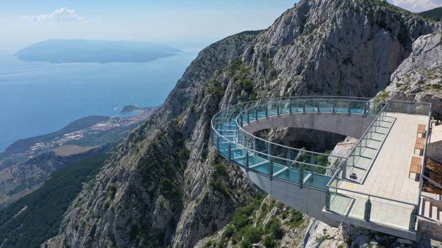 From Makarska: Biokovo Nature Park Guided Tour with Skywalk - A short mountain walk among local plants