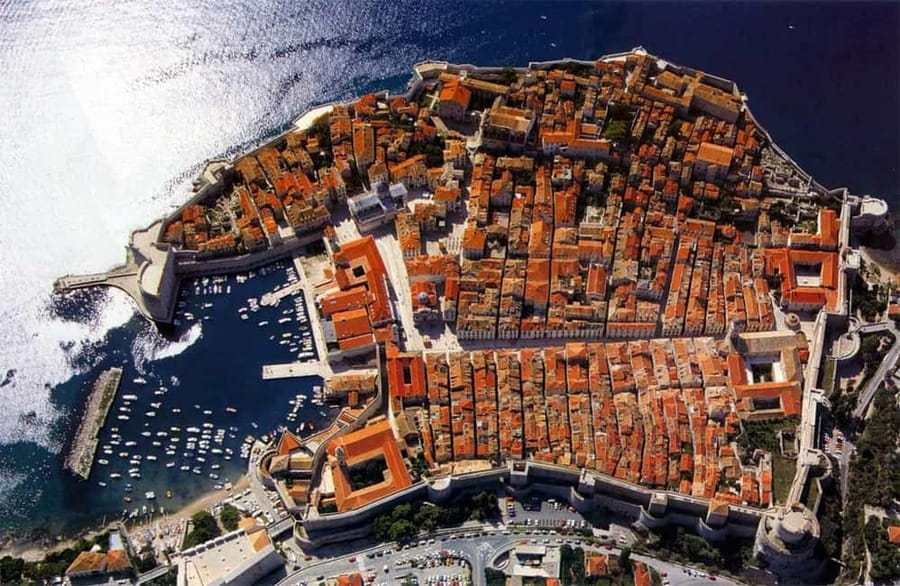 From Makarska: Day Trip to Dubrovnik - Reaching Dubrovnik’s Old Town gate