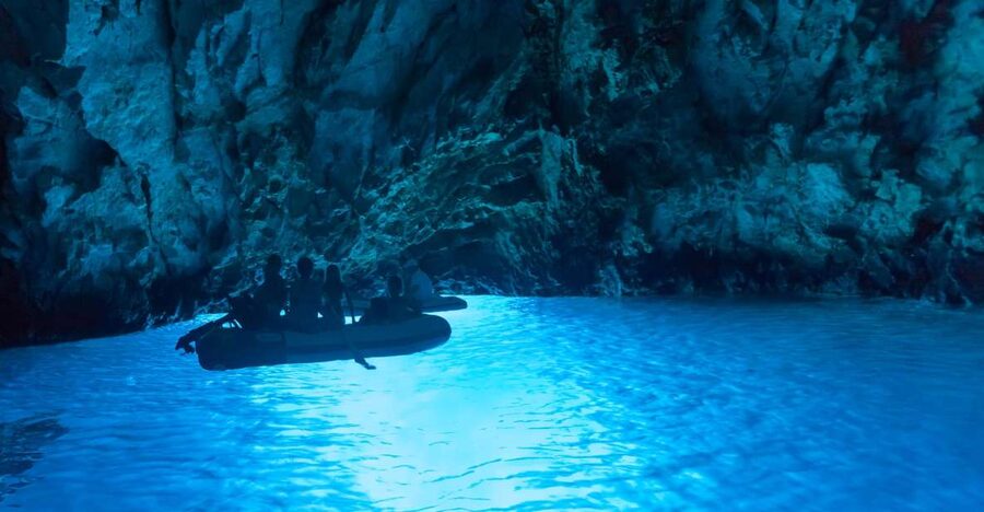 From Omis: Blue Cave & 5 Island Speedboat Tour - Two hours in Hvar, with time for the fortress