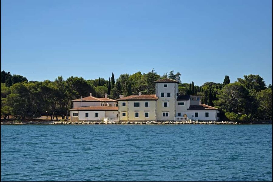 From Pula: Rovinj & NP Brijuni cruise with Red Island visit - The return to Pula is part of the sightseeing