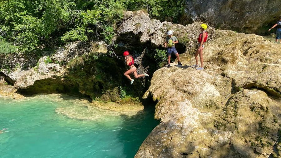 From Slunj: Mrežnica Canyon Kayaking Tour - Waterfalls, rapids, and the optional cliff jump