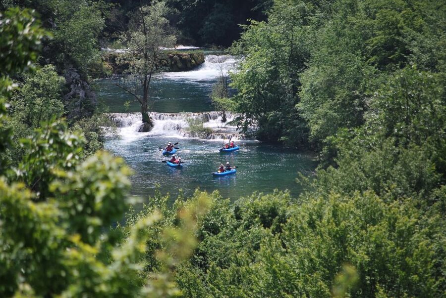 From Slunj: Mrežnica Canyon Kayaking Tour - Starting in Primišlje: briefing, gear, and the short transfer