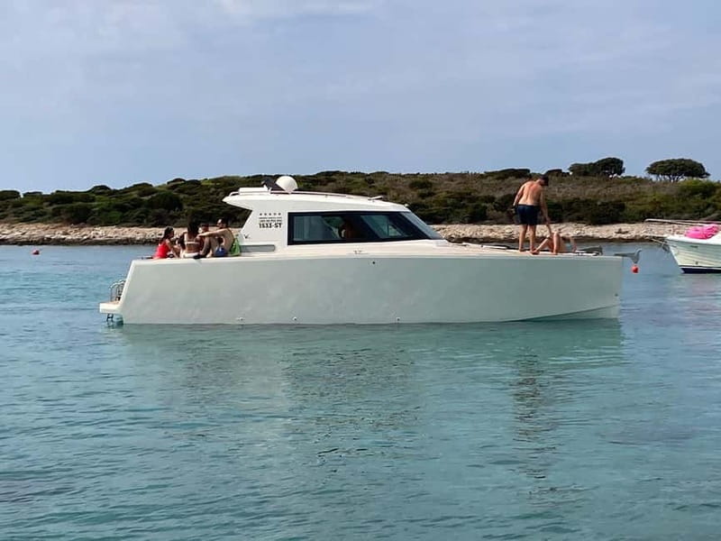 From Split: 5 Islands and Blue Cave Boat Tour - Stiniva Bay is mainly a photo stop