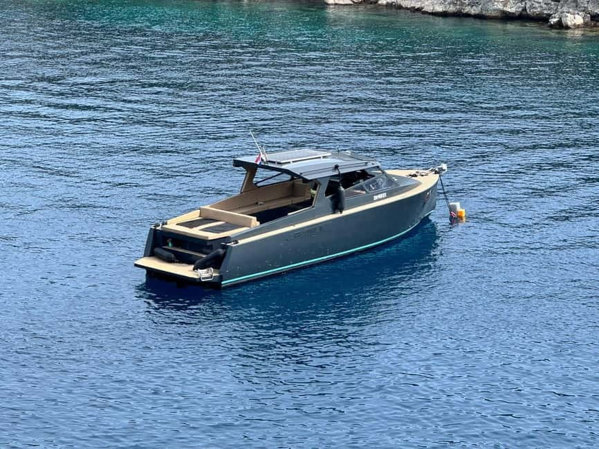 From Split: All-inclusive Blue Cave Tour with Grilled Lunch - What the 12-person speedboat adds