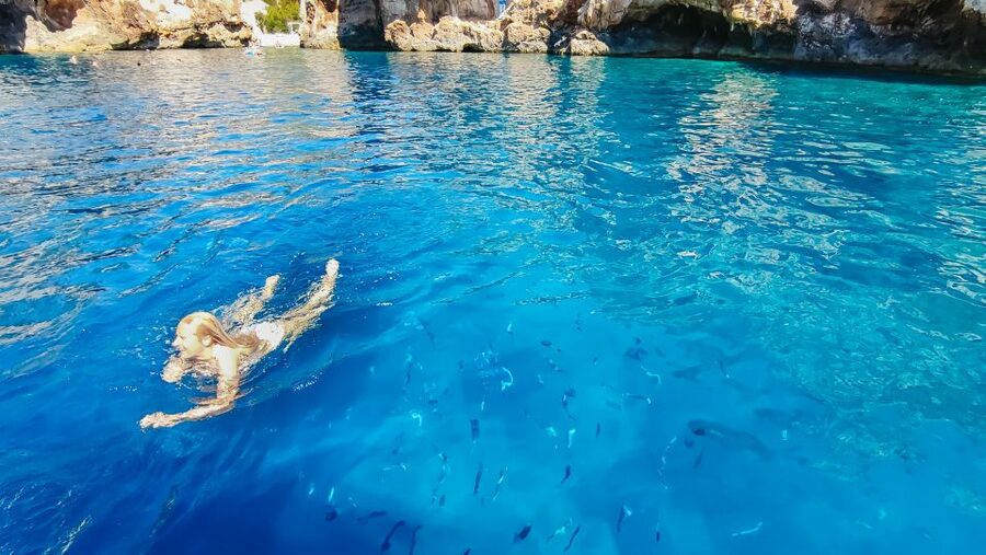 From Split: Blue Cave & 5 Islands with Vis & Hvar Boat Tour - Stupišće and the limestone coast