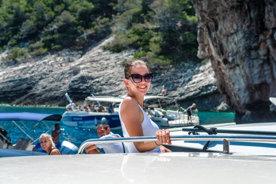 From Split: Blue Cave and Hvar Guided Tour by Luxury Boat - Lunch and free time in Milna