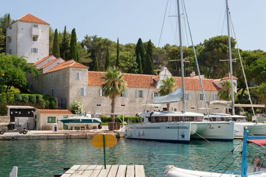 From Split: Blue Lagoon, Šolta, and Trogir Speedboat Tour - How the timing feels in real life