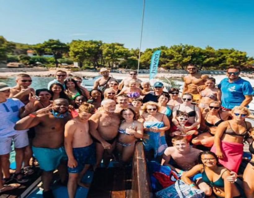 From Split: Islands & Blue Lagoon Cruise with Lunch & Drinks - Lunch while sailing to the Blue Lagoon