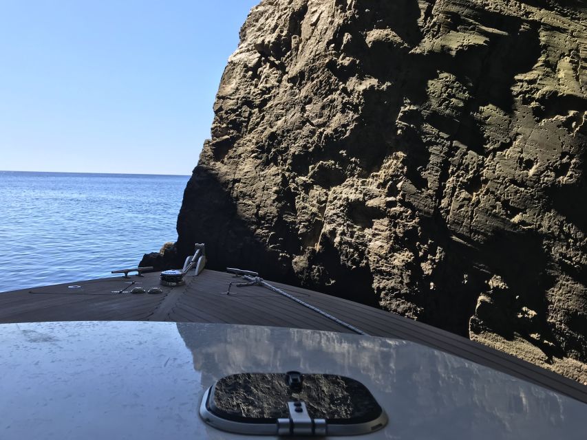 From Split: Luxury Cabin Boat Tour to The Blue Cave and Hvar - What the speedboat setup means for you
