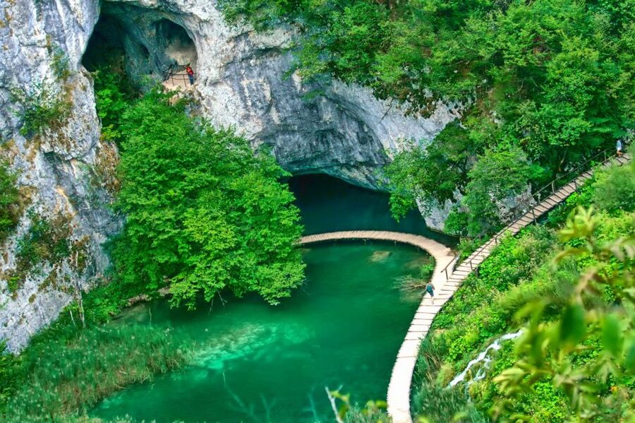 From Split: Plitvice Lakes Guided Tour with Entry Tickets - The electric train and the return route