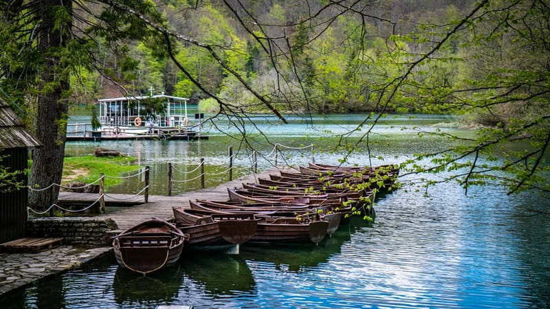 From Split: Plitvice Lakes Guided tour - The road from Split or Trogir takes 3.5 hours