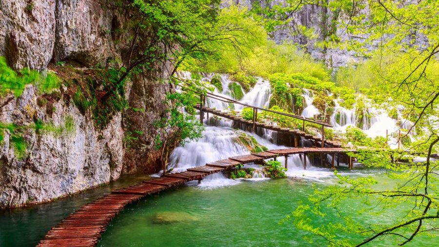 From Split: Transfer to Zagreb with Stop at Plitvice Lakes - Key points to know before booking