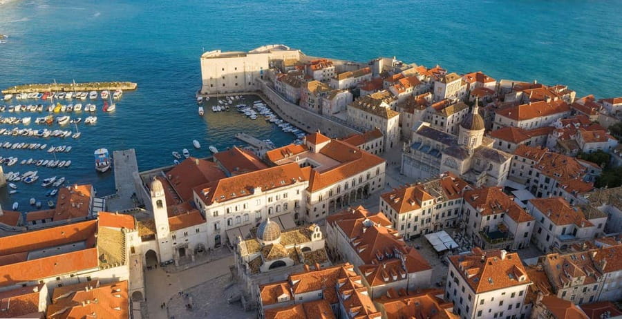 From Split/Trogir: Dubrovnik Guided Tour with a Stop in Ston - Sponza Palace and the old republic