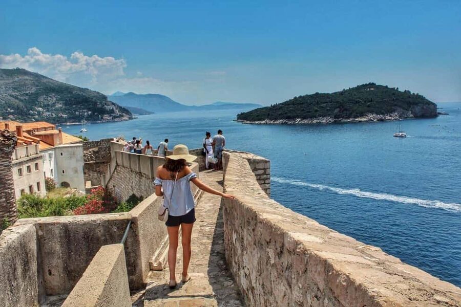 From Split/Trogir: Dubrovnik Guided Tour with a Stop in Ston - Ston and its great wall views