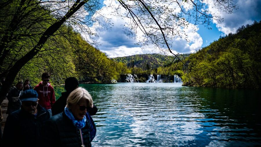 From Split/Trogir/Omiš: Plitvice Lakes Guided Group Tour - Food, weather, and what to pack