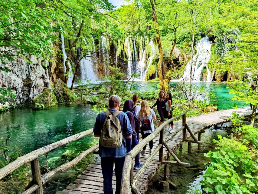 From Split/Trogir/Omiš: Plitvice Lakes Guided Group Tour - The early meeting and the road north
