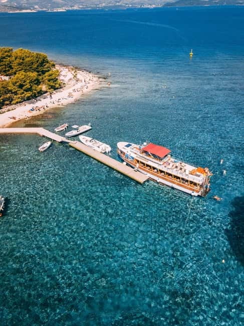 From Trogir: Blue Lagoon & Šolta Cruise with Lunch & Drinks - What the boat setup means for your day