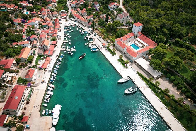 From Trogir & Split: Half Day Speedboat Tour with Blue Lagoon - Why the small boat size matters