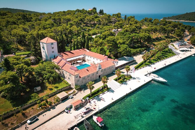 From Trogir & Split: Half Day Speedboat Tour with Blue Lagoon - Friendly hosts and useful local advice