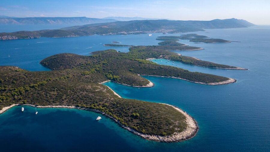From Trogir/ Split: Hvar & Pakleni Islands Private Boat Tour - Hvar Town, Cathedral, and the climb to Fortica