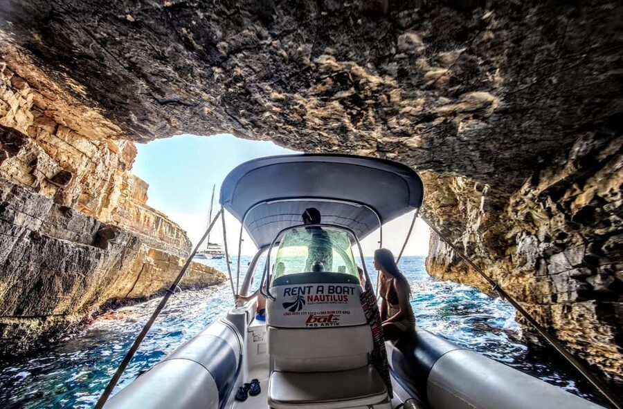 From Vis: Speedboat tour - Vis, Biševo & Blue Cave (shared) - Swimming inside the Green Cave