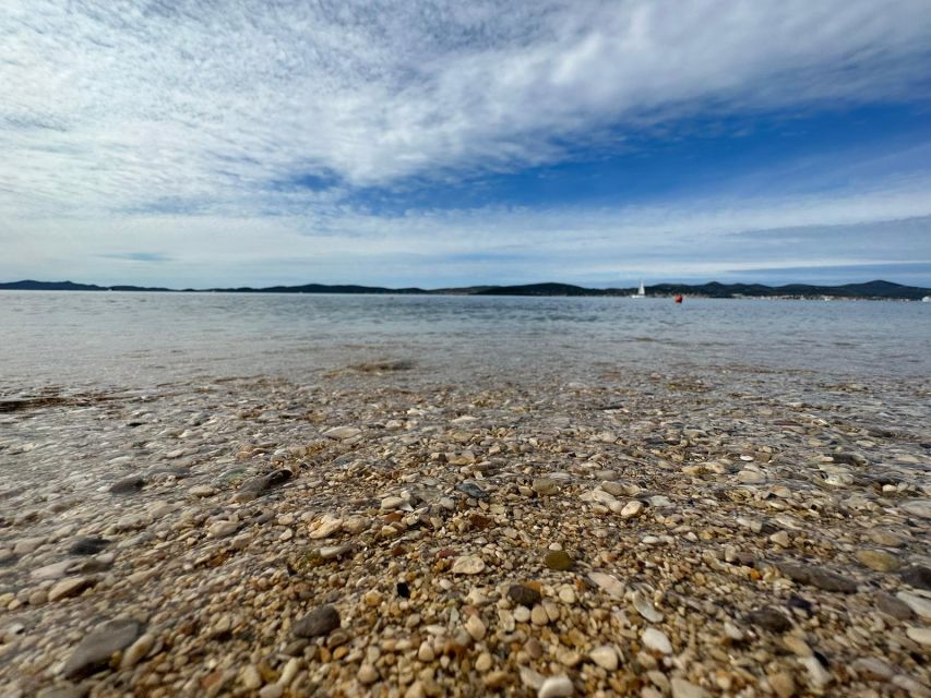 From Zadar: Island-Hopping Speedboat Tour with Drinks - Blue Bay Otrić gives you the first swim
