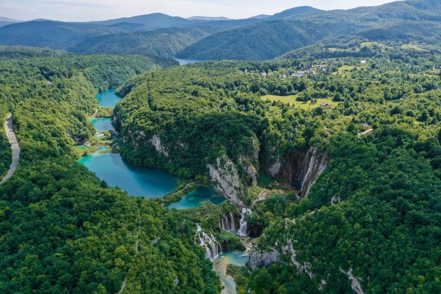 From Zadar: Round-Trip Transfer to Plitvice Lakes - Who should book this transfer?