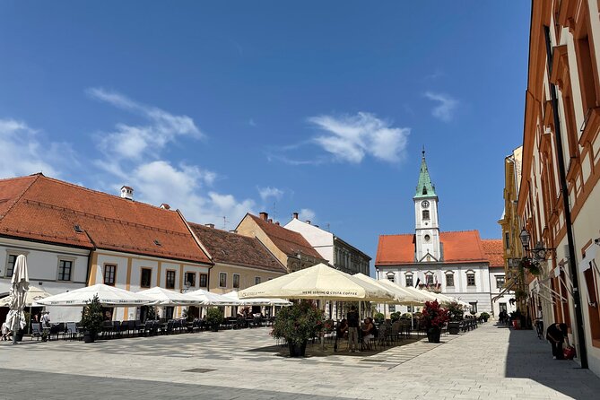 From Zagreb: Plitvice Lakes guided tour - The panoramic boat and electric train