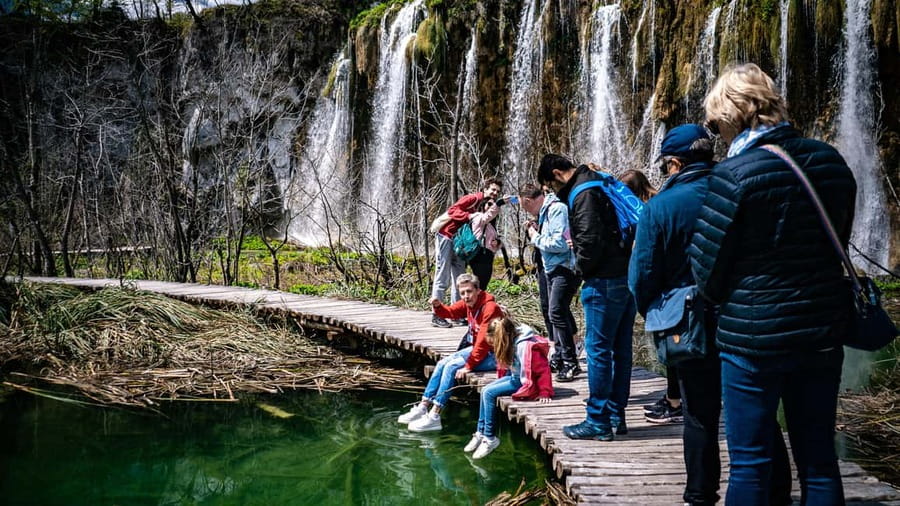 From Zagreb: Plitvice Lakes National Park Full-Day Tour - Walking from the lower lakes toward the upper lakes