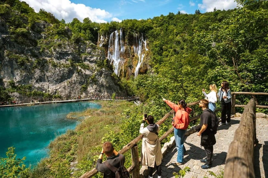 From Zagreb: Plitvice Lakes National Park Tour with Tickets - Four hours on foot, with water at every turn