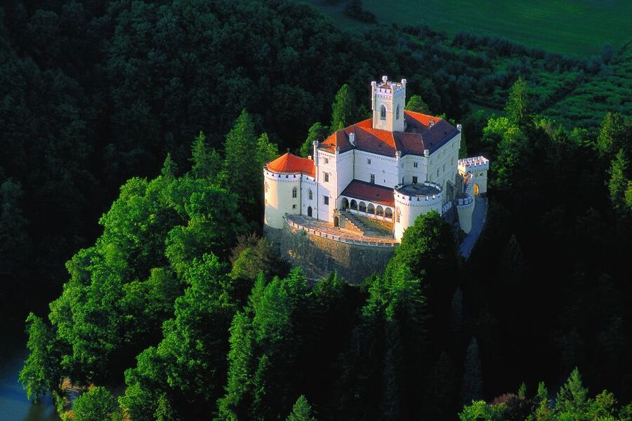 From Zagreb: Prehistoric and Medieval Croatia Tour - Trakošćan Castle and Croatia’s storybook setting